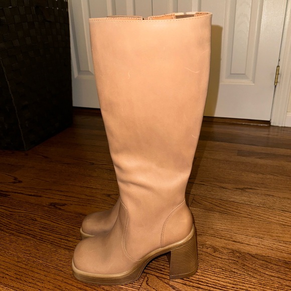 Steve Madden Shoes - Tan Steve Madden boots
